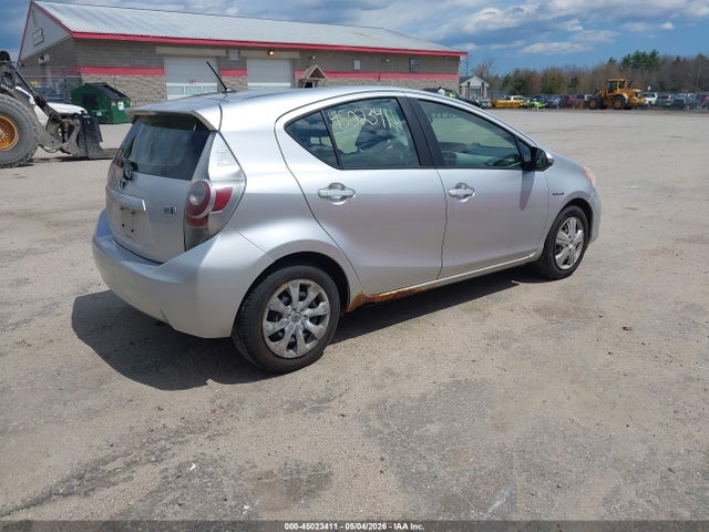 45023411 :رقم المزاد ، JTDKDTB38C1504994 vin ، 2012 Toyota Prius C Two مزاد بيع