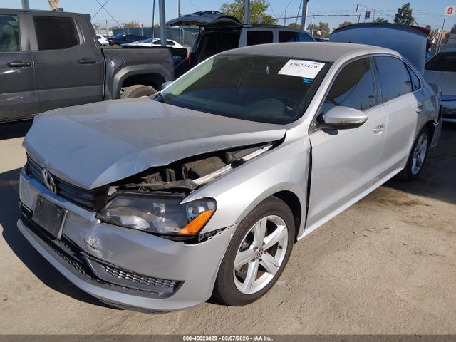 2012 Volkswagen Passat 2.5l Se მანქანა იყიდება აუქციონზე, vin: 1VWBP7A30CC042111, აუქციონის ნომერი: 45023429