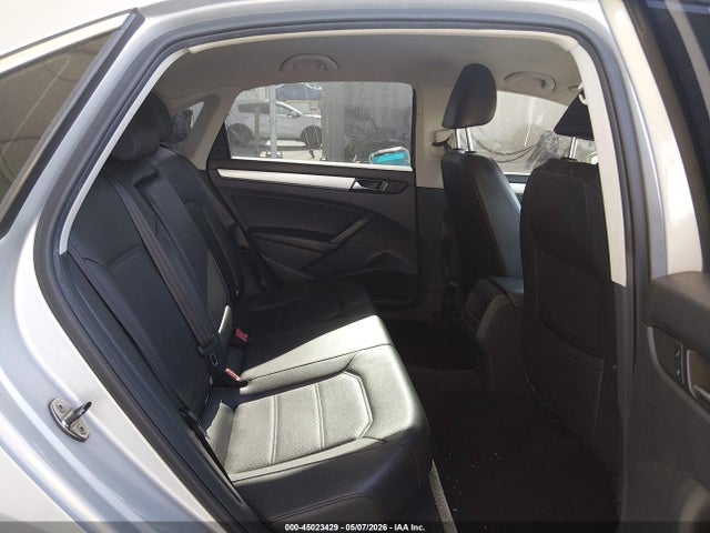2012 Volkswagen Passat 2.5l Se მანქანა იყიდება აუქციონზე, vin: 1VWBP7A30CC042111, აუქციონის ნომერი: 45023429