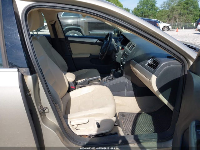 45023525 :رقم المزاد ، 3VWD07AJ0EM240894 vin ، 2014 Volkswagen Jetta 1.8t Se مزاد بيع