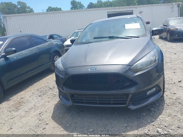 45023544 :رقم المزاد ، 1FADP3L93GL355042 vin ، 2016 Ford Focus St مزاد بيع