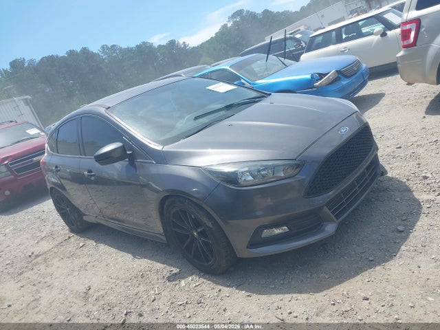 45023544 :رقم المزاد ، 1FADP3L93GL355042 vin ، 2016 Ford Focus St مزاد بيع