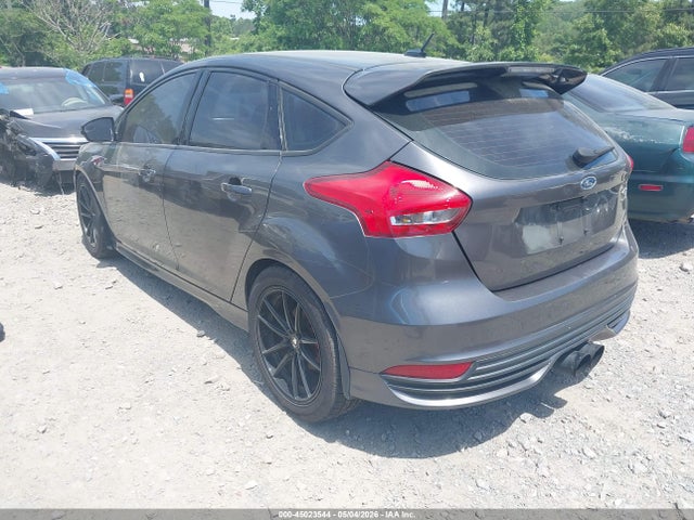 45023544 :رقم المزاد ، 1FADP3L93GL355042 vin ، 2016 Ford Focus St مزاد بيع