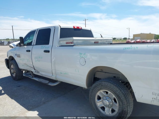 45023745 :رقم المزاد ، 3C6UR5HJ0JG209194 vin ، 2018 Ram 2500 مزاد بيع