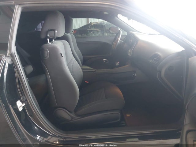 45023771 :رقم المزاد ، 2C3CDZAG4HH589146 vin ، 2017 Dodge Challenger Sxt مزاد بيع