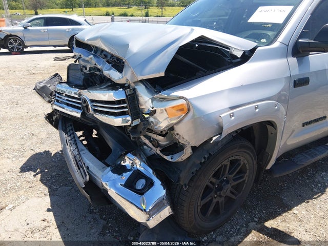 Aukcja sprzedaży 2017 Toyota Tundra Sr5 5.7l V8, vin: 5TFDW5F13HX673638, numer aukcji: 45023788