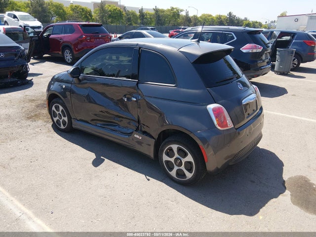 2017 Fiat 500e Battery Electric მანქანა იყიდება აუქციონზე, vin: 3C3CFFGE3HT567855, აუქციონის ნომერი: 45023792