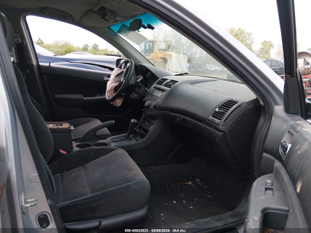 45023823 :رقم المزاد ، 1HGCM56465A186106 vin ، 2005 Honda Accord 2.4 Lx مزاد بيع