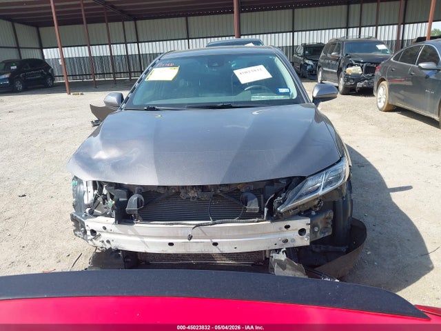 2022 Toyota Camry Le მანქანა იყიდება აუქციონზე, vin: 4T1C11AK8NU675820, აუქციონის ნომერი: 45023832
