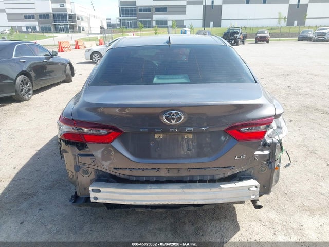 2022 Toyota Camry Le მანქანა იყიდება აუქციონზე, vin: 4T1C11AK8NU675820, აუქციონის ნომერი: 45023832