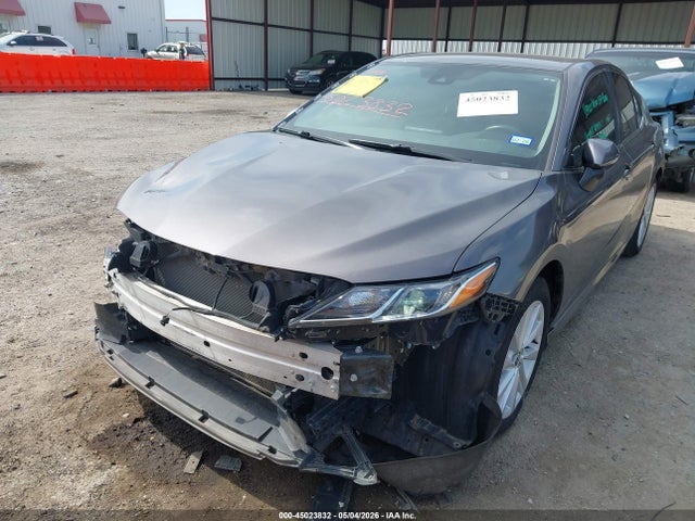 2022 Toyota Camry Le მანქანა იყიდება აუქციონზე, vin: 4T1C11AK8NU675820, აუქციონის ნომერი: 45023832