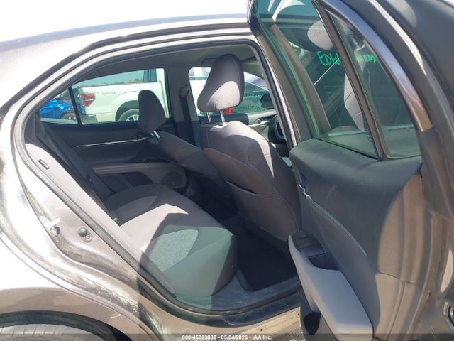 2022 Toyota Camry Le მანქანა იყიდება აუქციონზე, vin: 4T1C11AK8NU675820, აუქციონის ნომერი: 45023832