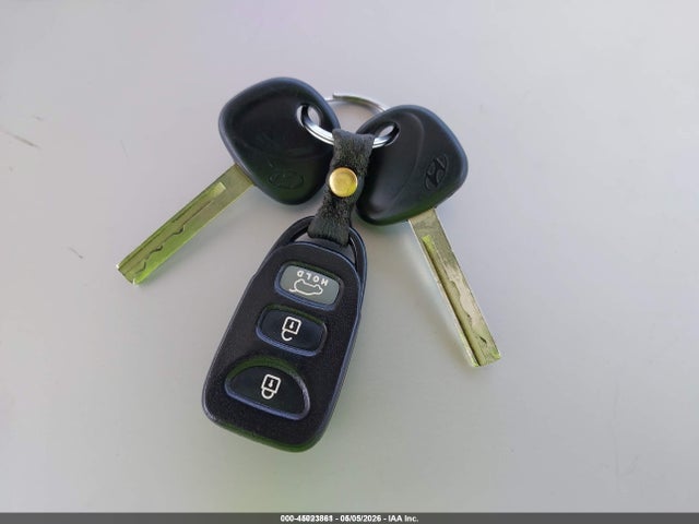 KMHD35LH1GU273101 Hyundai ELANTRA GT
