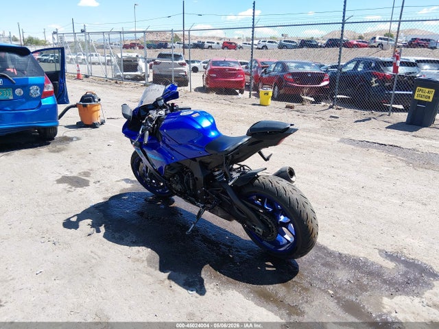 Yamaha YZFR1 2024 JYARN66E7RA004709 Image 3