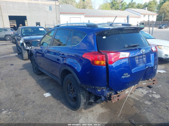 45024073 :رقم المزاد ، 2T3BFREV7FW368549 vin ، 2015 Toyota Rav4 Le مزاد بيع