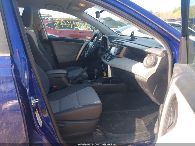 45024073 :رقم المزاد ، 2T3BFREV7FW368549 vin ، 2015 Toyota Rav4 Le مزاد بيع