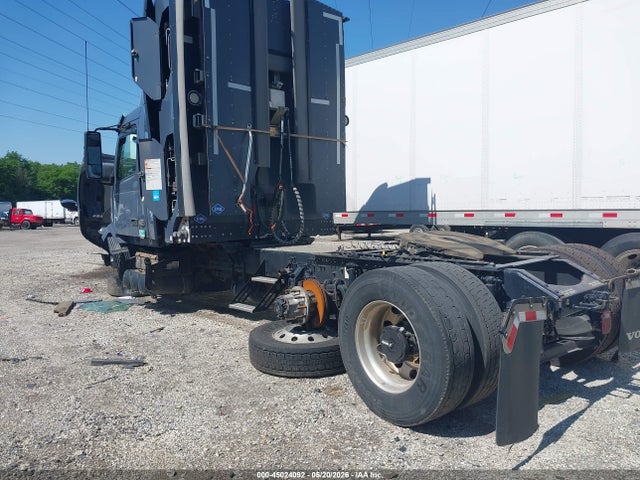 Volvo VNL 2022 4V4NC9UG0NN318708 Image 3
