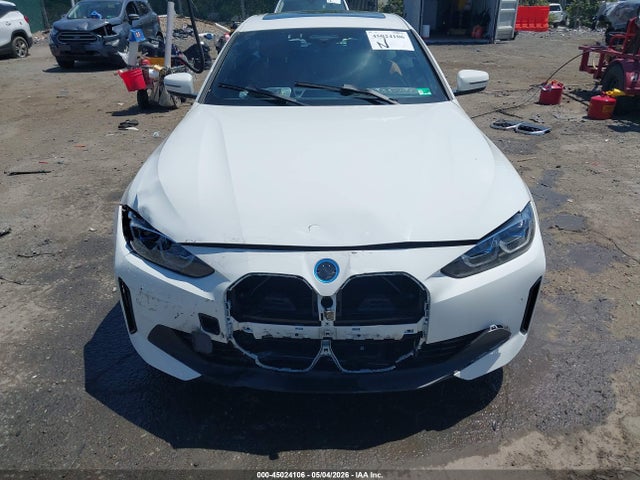 2022 Bmw I4 Edrive40 მანქანა იყიდება აუქციონზე, vin: WBY73AW06NFN11590, აუქციონის ნომერი: 45024106
