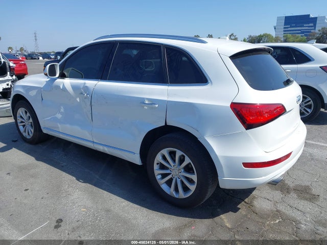 WA1C2AFP7HA002586 Audi Q5 2.0t Premium