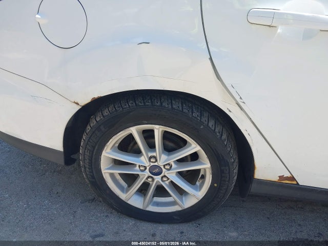 Продажа на аукционе авто 2015 Ford Focus Se, vin: 1FADP3F25FL258728, номер лота: 45024152
