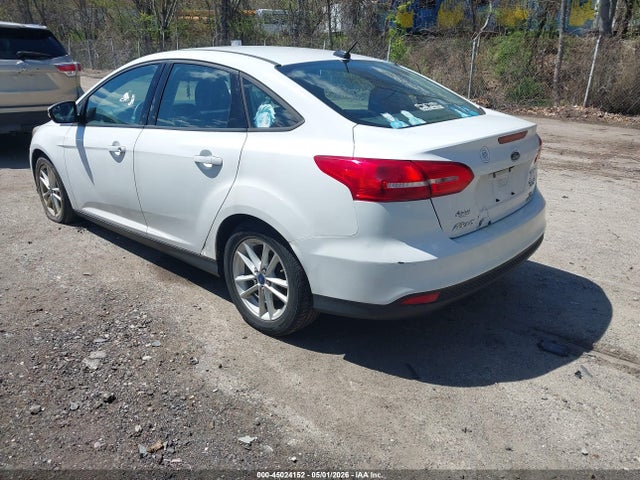 Продажа на аукционе авто 2015 Ford Focus Se, vin: 1FADP3F25FL258728, номер лота: 45024152