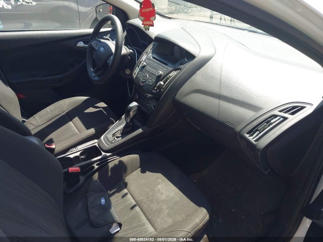 Продажа на аукционе авто 2015 Ford Focus Se, vin: 1FADP3F25FL258728, номер лота: 45024152