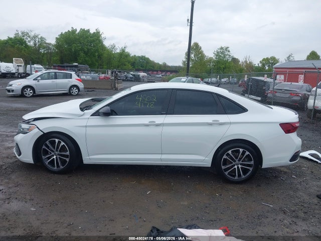 2024 Volkswagen Jetta 1.5t Sport მანქანა იყიდება აუქციონზე, vin: 3VWBM7BU1RM047986, აუქციონის ნომერი: 45024178