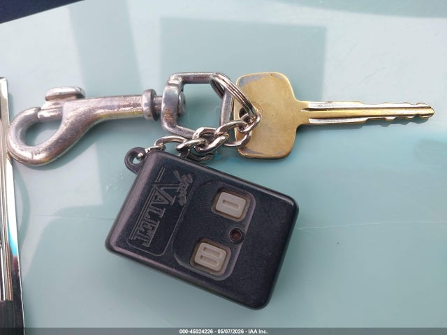 45024226 :رقم المزاد ، 4T1BG22K9VU789582 vin ، 1997 Toyota Camry Le مزاد بيع