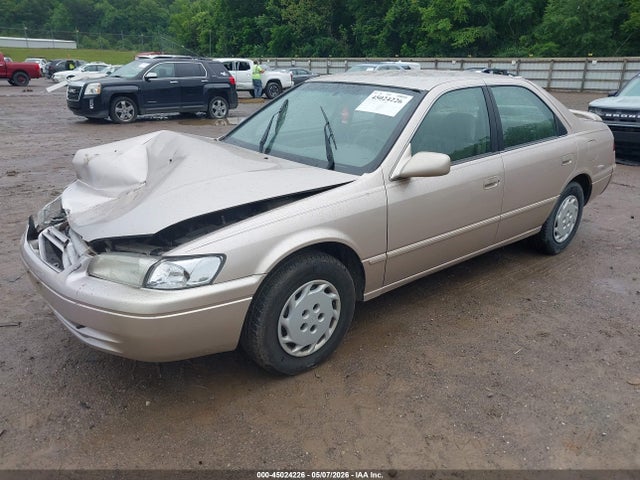 45024226 :رقم المزاد ، 4T1BG22K9VU789582 vin ، 1997 Toyota Camry Le مزاد بيع