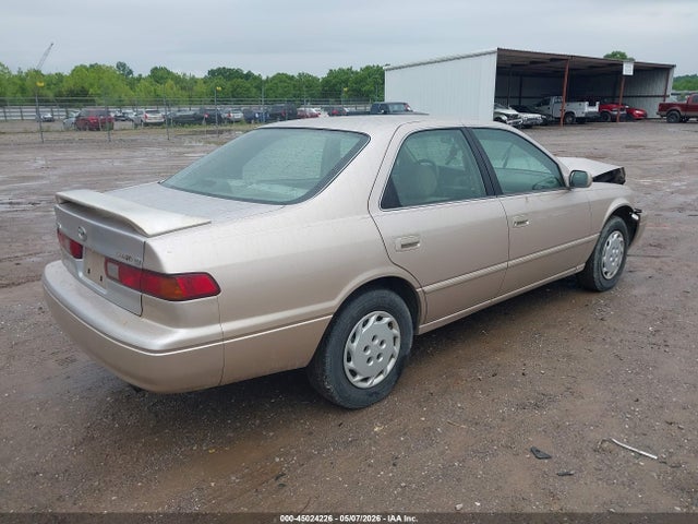 45024226 :رقم المزاد ، 4T1BG22K9VU789582 vin ، 1997 Toyota Camry Le مزاد بيع