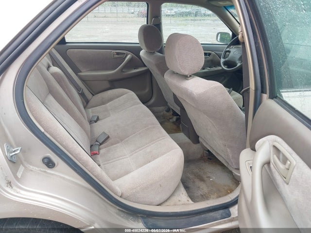 45024226 :رقم المزاد ، 4T1BG22K9VU789582 vin ، 1997 Toyota Camry Le مزاد بيع