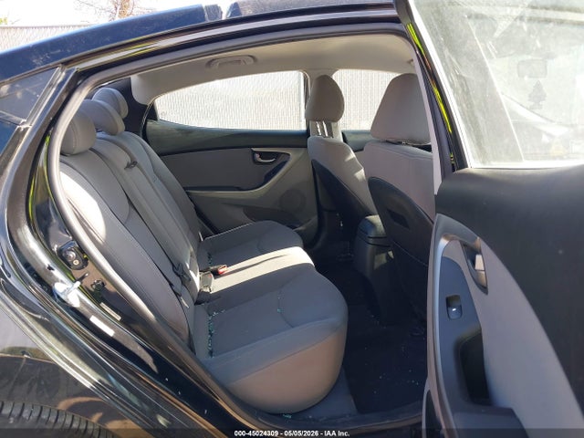 Продажа на аукционе авто 2015 Hyundai Elantra Se, vin: KMHDH4AEXFU260012, номер лота: 45024309