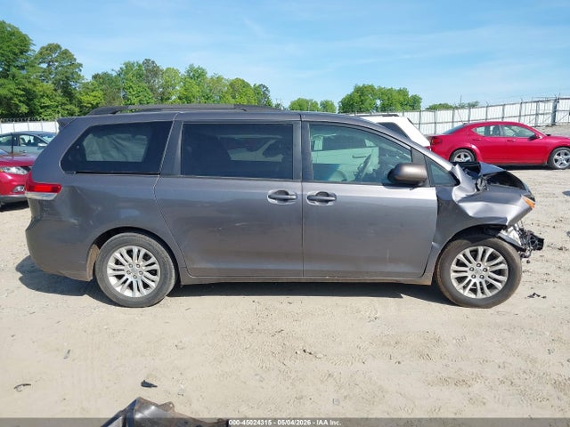 Продажа на аукционе авто 2014 Toyota Sienna Xle V6 8 Passenger, vin: 5TDYK3DC4ES476890, номер лота: 45024315