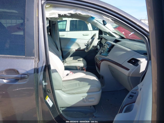Продажа на аукционе авто 2014 Toyota Sienna Xle V6 8 Passenger, vin: 5TDYK3DC4ES476890, номер лота: 45024315