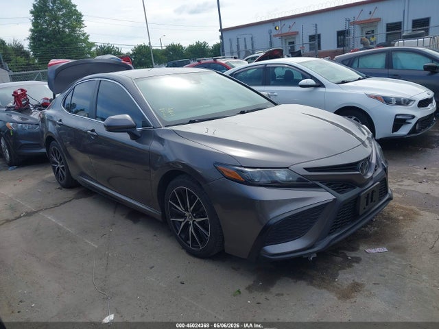 45024368 :رقم المزاد ، 4T1G11AK9MU537428 vin ، 2021 Toyota Camry Se مزاد بيع