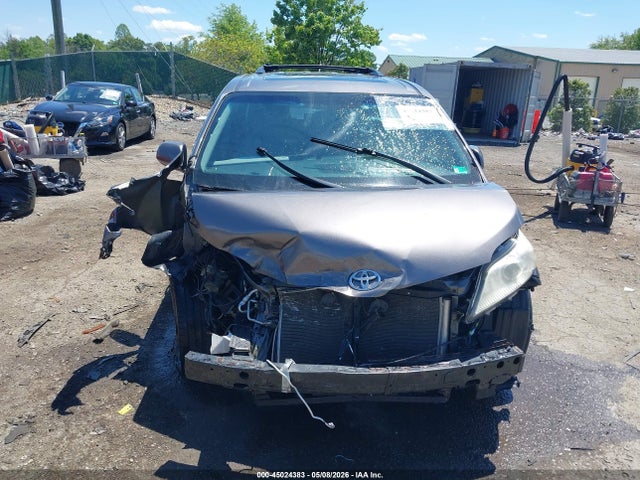 Продажа на аукционе авто 2017 Toyota Sienna Xle Premium 7 Passenger, vin: 5TDDZ3DC3HS153526, номер лота: 45024383