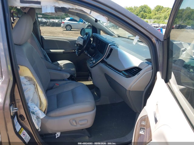 Продажа на аукционе авто 2017 Toyota Sienna Xle Premium 7 Passenger, vin: 5TDDZ3DC3HS153526, номер лота: 45024383