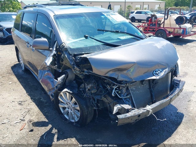 Продажа на аукционе авто 2017 Toyota Sienna Xle Premium 7 Passenger, vin: 5TDDZ3DC3HS153526, номер лота: 45024383