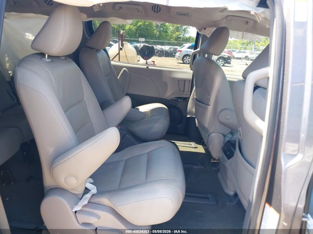 Продажа на аукционе авто 2017 Toyota Sienna Xle Premium 7 Passenger, vin: 5TDDZ3DC3HS153526, номер лота: 45024383