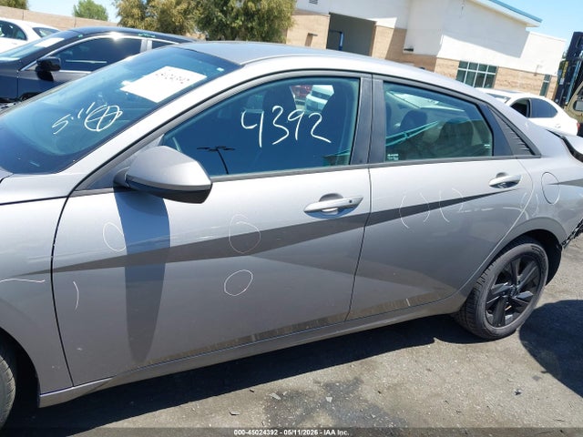 KMHLM4AG9NU260980 Hyundai ELANTRA SEL