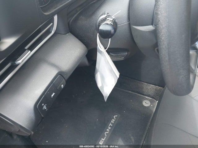 KMHLM4AG9NU260980 Hyundai ELANTRA SEL