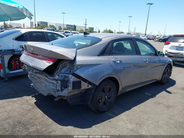KMHLM4AG9NU260980 Hyundai ELANTRA SEL