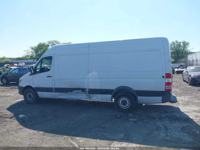 Freightliner Sprinter 2500 High Roof 2015 WDYPE8DC7FP114097 Image 14