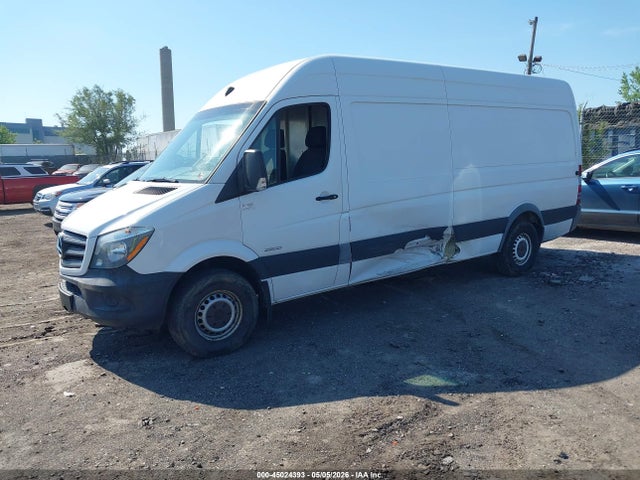 Freightliner Sprinter 2500 High Roof 2015 WDYPE8DC7FP114097 Image 2