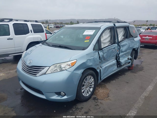 2015 Toyota Sienna Xle 8 Passenger მანქანა იყიდება აუქციონზე, vin: 5TDYK3DC5FS682477, აუქციონის ნომერი: 45024558