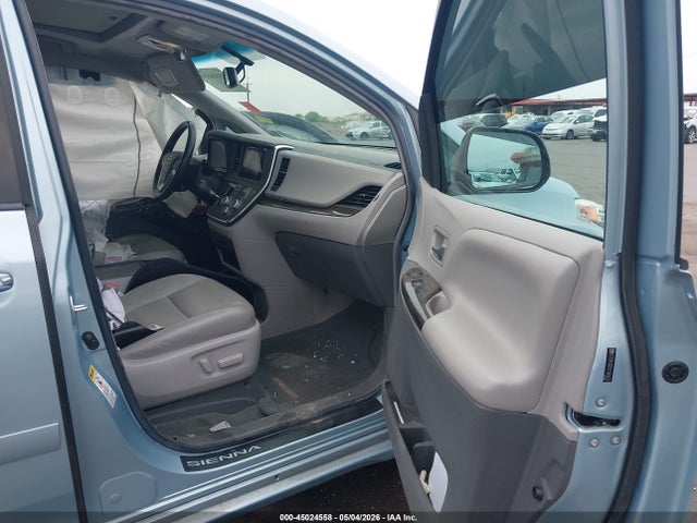 2015 Toyota Sienna Xle 8 Passenger მანქანა იყიდება აუქციონზე, vin: 5TDYK3DC5FS682477, აუქციონის ნომერი: 45024558
