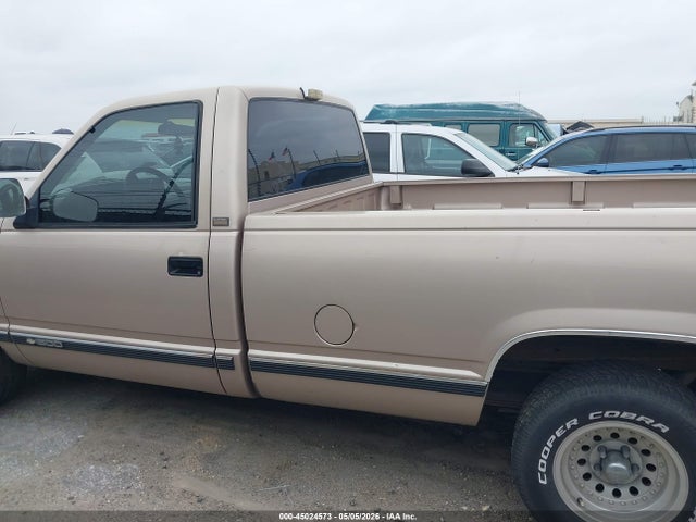 45024573 :رقم المزاد ، 1GCEC14H9NZ205113 vin ، 1992 Chevrolet Gmt-400 C1500 مزاد بيع