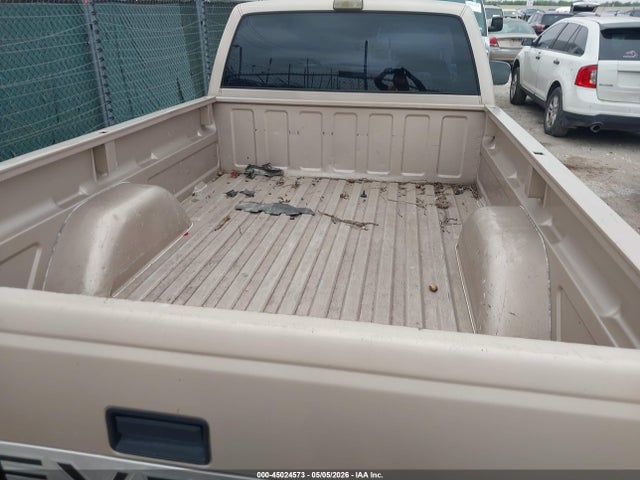 45024573 :رقم المزاد ، 1GCEC14H9NZ205113 vin ، 1992 Chevrolet Gmt-400 C1500 مزاد بيع