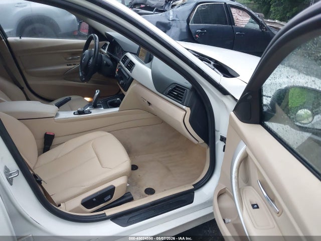 45024590 :رقم المزاد ، WBA3B1C56FP831603 vin ، 2015 Bmw 320i مزاد بيع