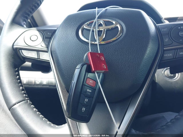45024632 :رقم المزاد ، 4T1S11AKXMU596322 vin ، 2021 Toyota Camry Se مزاد بيع
